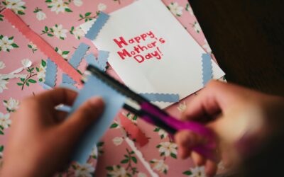 Creative Mothers: Art Projects Celebrating Caregivers